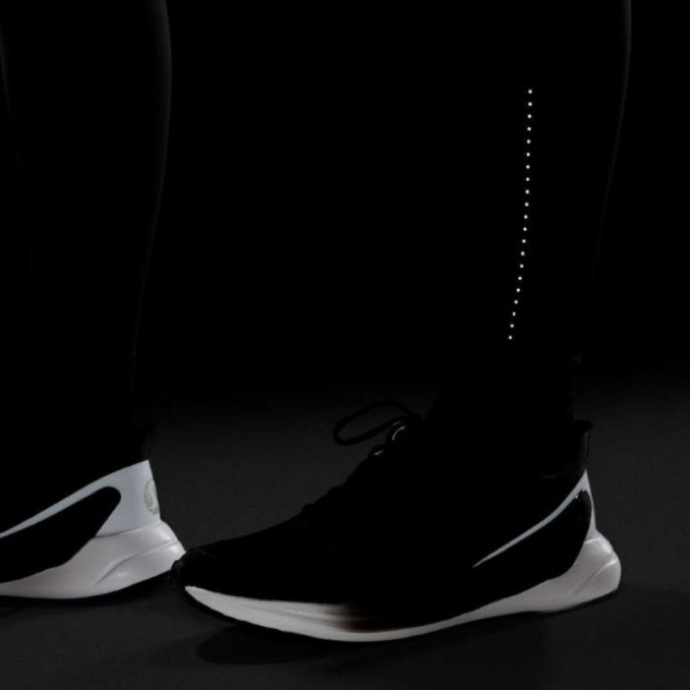Lululemon black wunder under leggings - Picture 4 of 11